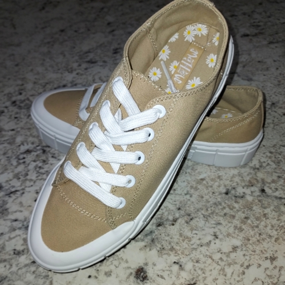 Mad Love Womens Shoes..9